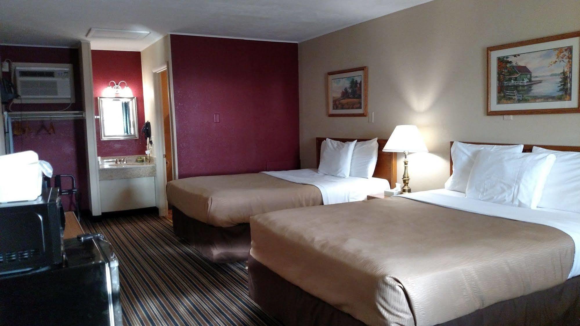 Harvest Drive Family - Renovated Motel 2*
